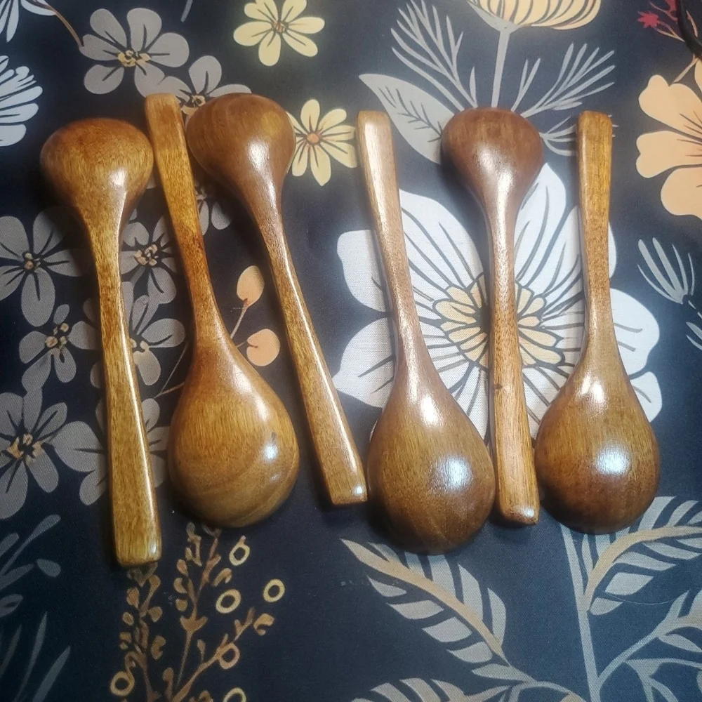 Elegant Brown Wooden Spoon Set